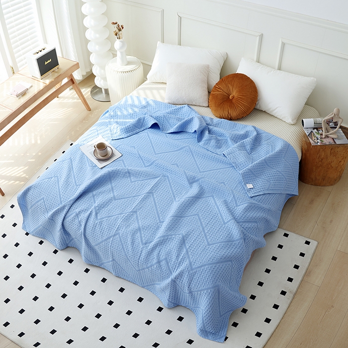 91家纺网 家纺一手货源 找家纺 朴尔家纺-毛巾被 2026新款全棉纯棉摩拉山峦风立体透气蜂窝华夫格纱布毛巾被-朴尔经典款常年备货 波浪华夫格-浅蓝