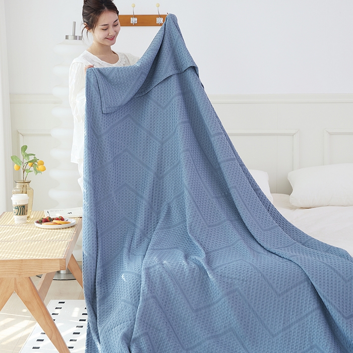 91家纺网 家纺一手货源 找家纺 朴尔家纺-毛巾被 2026新款全棉纯棉摩拉山峦风立体透气蜂窝华夫格纱布毛巾被-朴尔经典款常年备货 波浪华夫格-深蓝