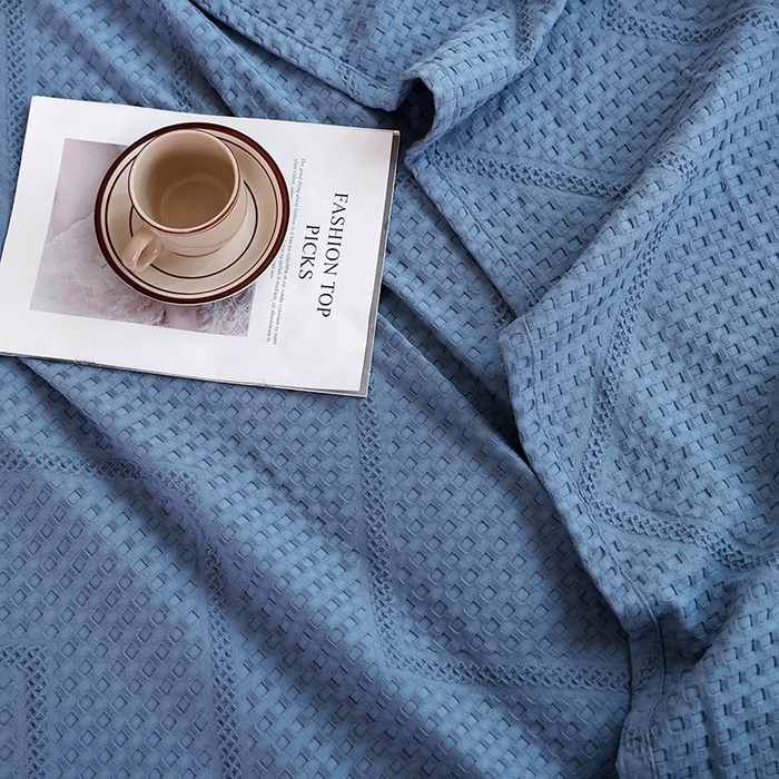 91家纺网 家纺一手货源 找家纺 朴尔家纺-毛巾被 2026新款全棉纯棉摩拉山峦风立体透气蜂窝华夫格纱布毛巾被-朴尔经典款常年备货 波浪华夫格-深蓝