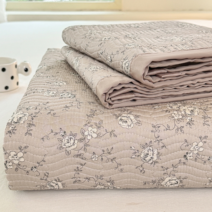 91家纺网 家纺一手货源 找家纺 满座家居 2026 新款莫代尔天丝床盖三件套小清新床盖（含手提包装） 云朵轻语