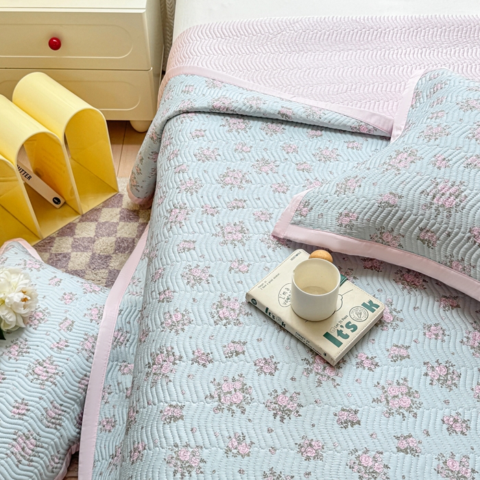 91家纺网 家纺一手货源 找家纺 满座家居 2026 新款莫代尔天丝床盖三件套小清新床盖（含手提包装） 江南