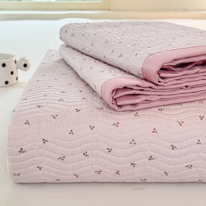 满座家居 2026 新款莫代尔天丝床盖三件套小清新床盖（含手提包装） 小樱桃