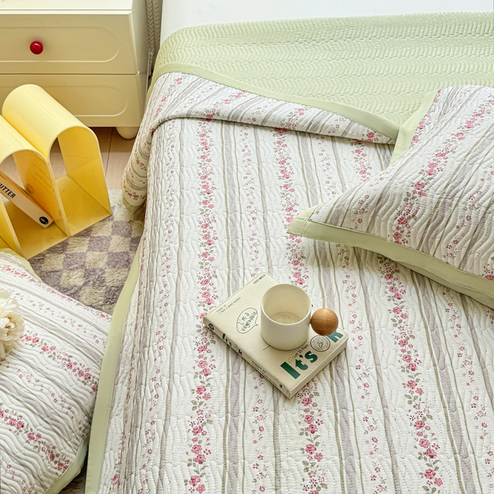 91家纺网 家纺一手货源 找家纺 满座家居 2026 新款莫代尔天丝床盖三件套小清新床盖（含手提包装） 云水谣