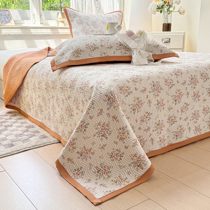 91家纺网 家纺一手货源 找家纺 满座家居 2026 新款莫代尔天丝床盖三件套小清新床盖（含手提包装） 绽放