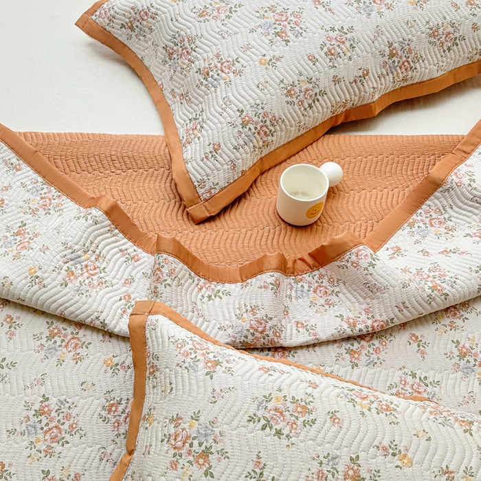 91家纺网 家纺一手货源 找家纺 满座家居 2026 新款莫代尔天丝床盖三件套小清新床盖（含手提包装） 绽放