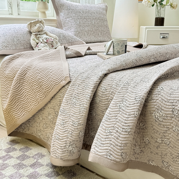 91家纺网 家纺一手货源 找家纺 满座家居 2026 新款莫代尔天丝床盖三件套小清新床盖（含手提包装） 云朵轻语