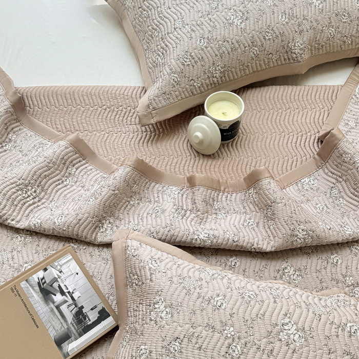 91家纺网 家纺一手货源 找家纺 满座家居 2026 新款莫代尔天丝床盖三件套小清新床盖（含手提包装） 云朵轻语