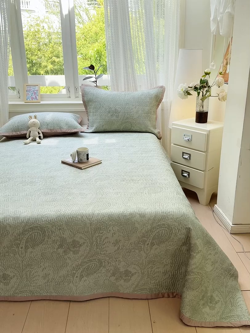 91家纺网 家纺一手货源 找家纺 满座家居 2026 新款莫代尔天丝床盖三件套小清新床盖（含手提包装） 香岛巴黎