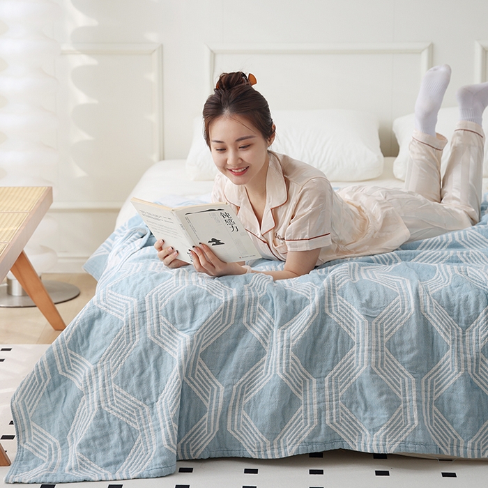 91家纺网 家纺一手货源 找家纺 朴尔家纺-毛巾被 2026新款伯尔尼风格全棉加厚三层纱布毛巾被-朴尔经典款常年备货 浮光-蓝