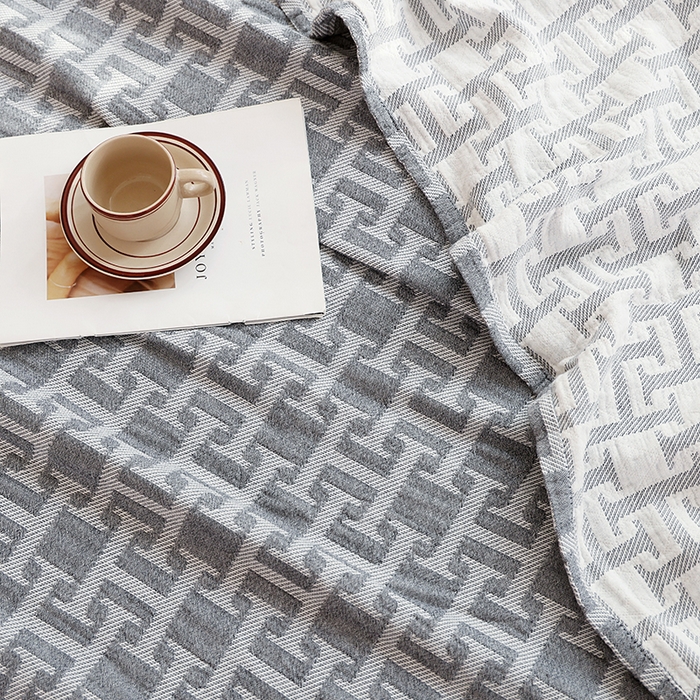 91家纺网 家纺一手货源 找家纺 朴尔家纺-毛巾被 2026新款伯尔尼风格全棉加厚三层纱布毛巾被-朴尔经典款常年备货 邂逅之恋-灰