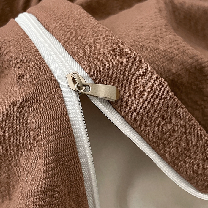 91家纺网 家纺一手货源 找家纺 彩韵家纺 2026新款软糯泡芙纱纯色四件套 泡芙-焦糖浓棕