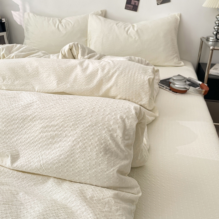 91家纺网 家纺一手货源 找家纺 彩韵家纺 2026新款软糯泡芙纱纯色四件套 泡芙-奶霜米白