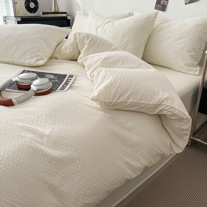 91家纺网 家纺一手货源 找家纺 彩韵家纺 2026新款软糯泡芙纱纯色四件套 泡芙-奶霜米白