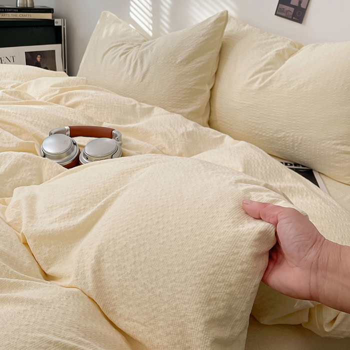 91家纺网 家纺一手货源 找家纺 彩韵家纺 2026新款软糯泡芙纱纯色四件套 泡芙-奶杏暖白