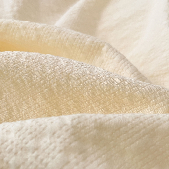 91家纺网 家纺一手货源 找家纺 彩韵家纺 2026新款软糯泡芙纱纯色四件套 泡芙-奶杏暖白