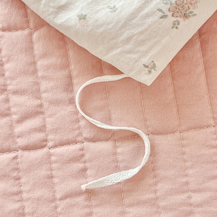 91家纺网 家纺一手货源 找家纺 尚美 2026新款简约印花床盖四件套 春芽-粉