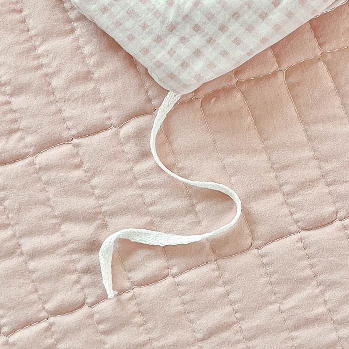 91家纺网 家纺一手货源 找家纺 尚美 2026新款简约印花床盖四件套 格间-粉