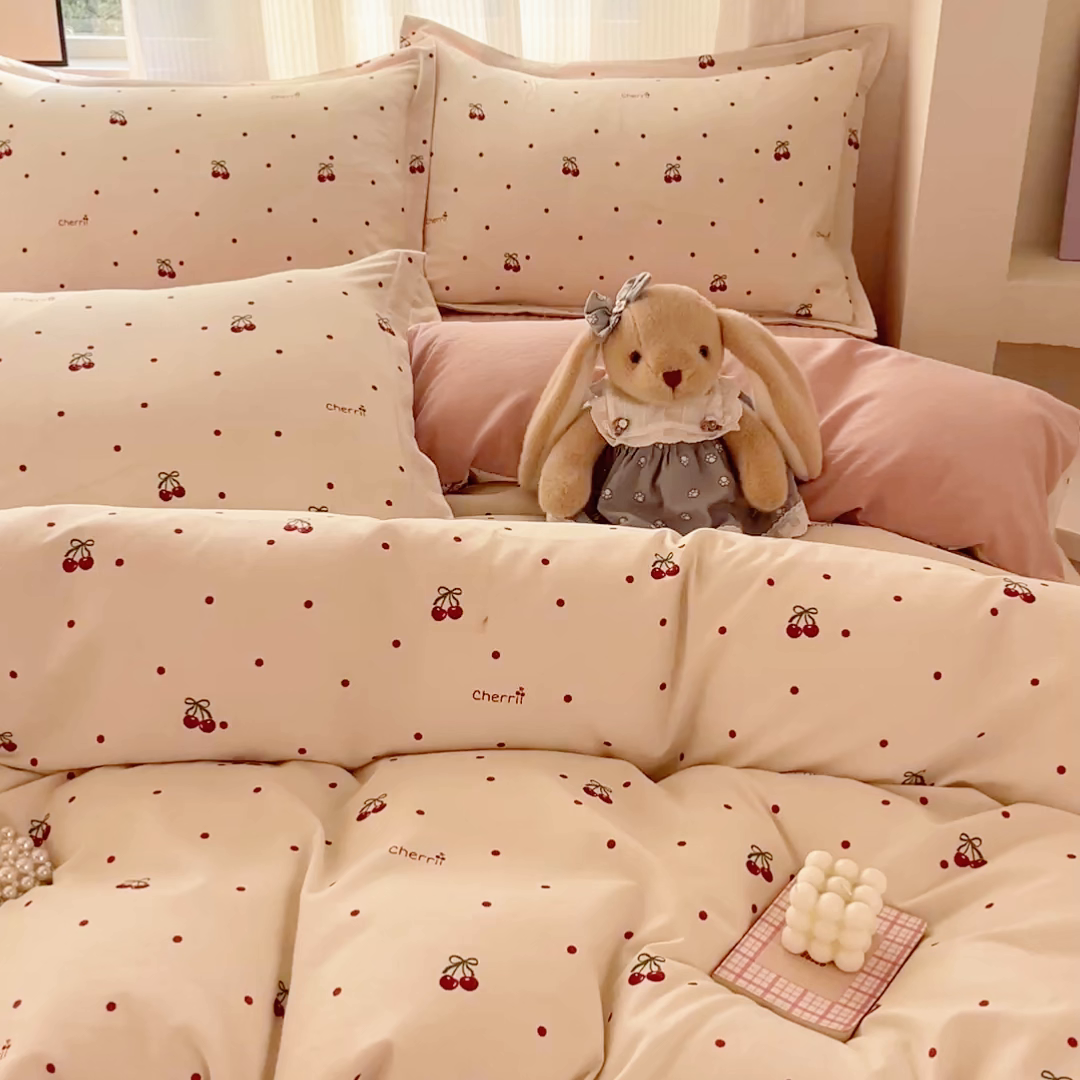 91家纺网 家纺一手货源 找家纺 尚美 2026新款简约印花床盖四件套 红樱