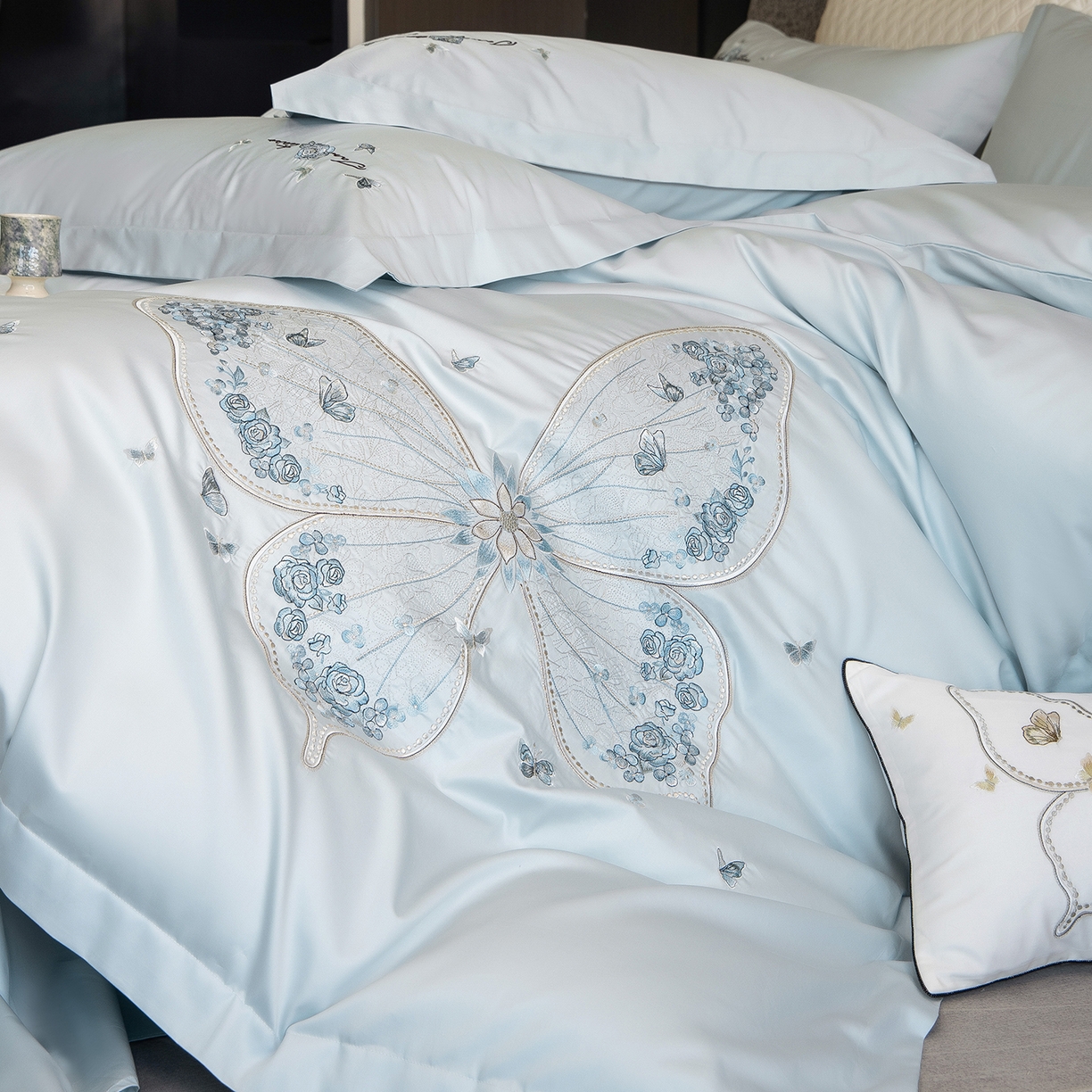 91家纺网 家纺一手货源 找家纺 （总）东方合美（原：皇家传奇） 2026春夏新款长绒棉纯棉刺绣四件套-碟语森眠