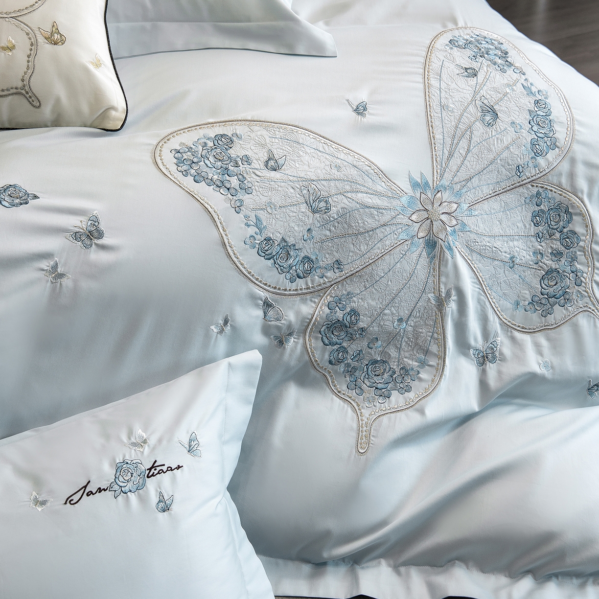 91家纺网 家纺一手货源 找家纺 （总）东方合美（原：皇家传奇） 2026春夏新款长绒棉纯棉刺绣四件套-碟语森眠