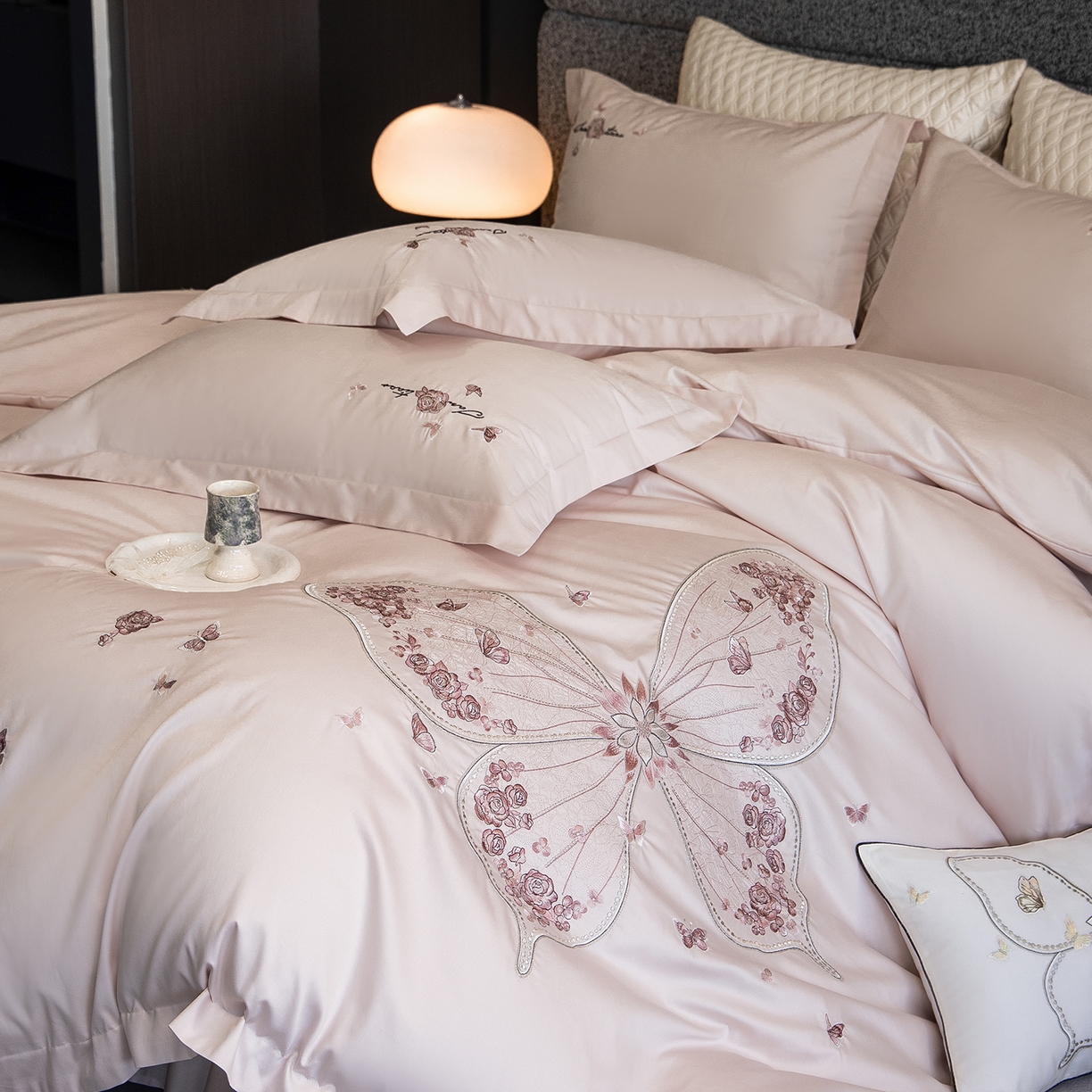 91家纺网 家纺一手货源 找家纺 东方合美（原：皇家传奇） 2026春夏新款长绒棉纯棉刺绣四件套-碟语森眠 碟语森眠-粉