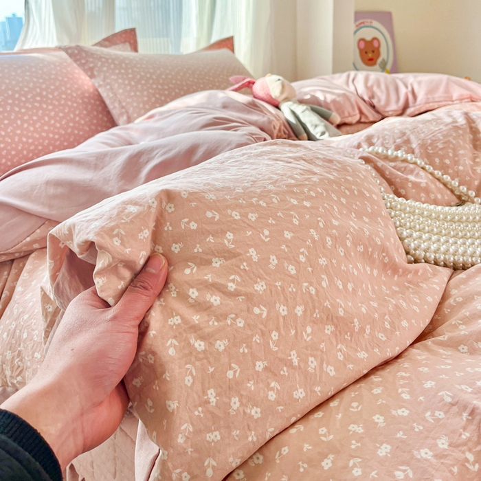 91家纺网 家纺一手货源 找家纺 尚美 2026新款简约印花床盖四件套 花间-豆沙
