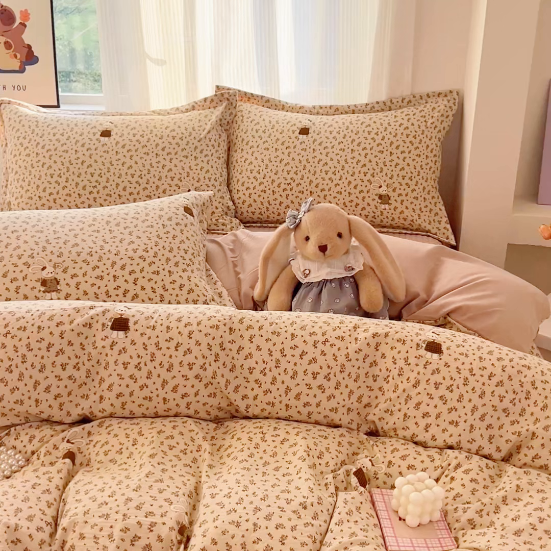 91家纺网 家纺一手货源 找家纺 尚美 2026新款简约印花床盖四件套 萌萌兔咖