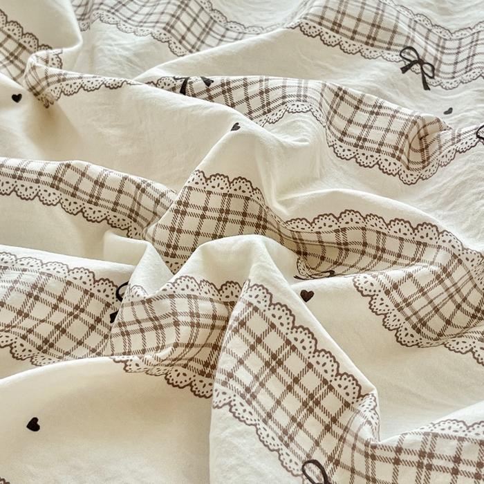 91家纺网 家纺一手货源 找家纺 尚美 2026新款简约印花床盖四件套 奶茶格蝶