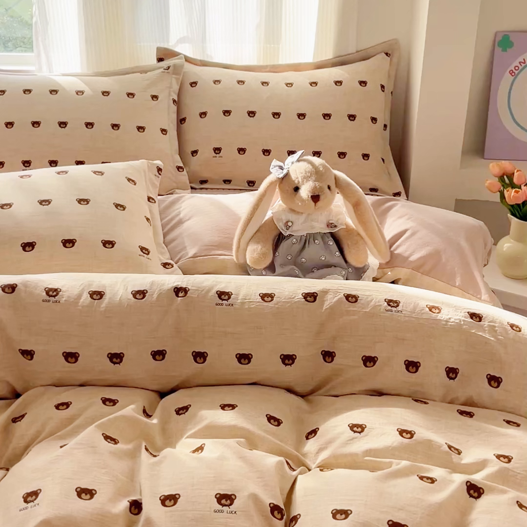 91家纺网 家纺一手货源 找家纺 尚美 2026新款简约印花床盖四件套 熊多多