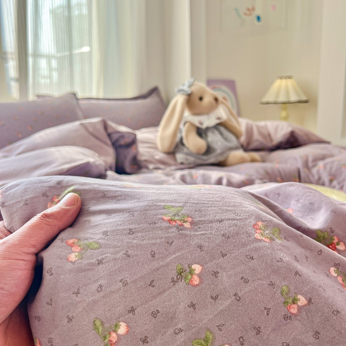 91家纺网 家纺一手货源 找家纺 尚美 2026新款简约印花床盖四件套 樱紫