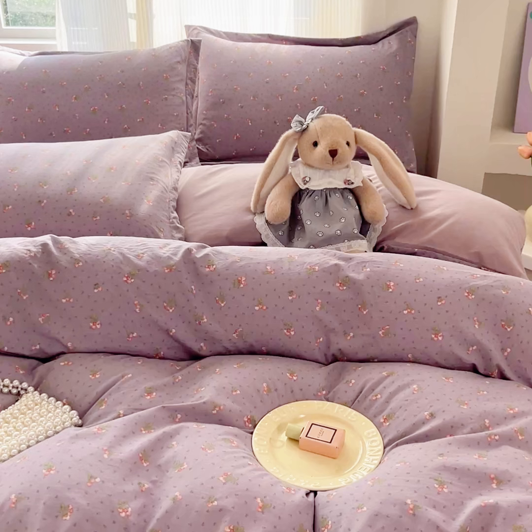 91家纺网 家纺一手货源 找家纺 尚美 2026新款简约印花床盖四件套 樱紫