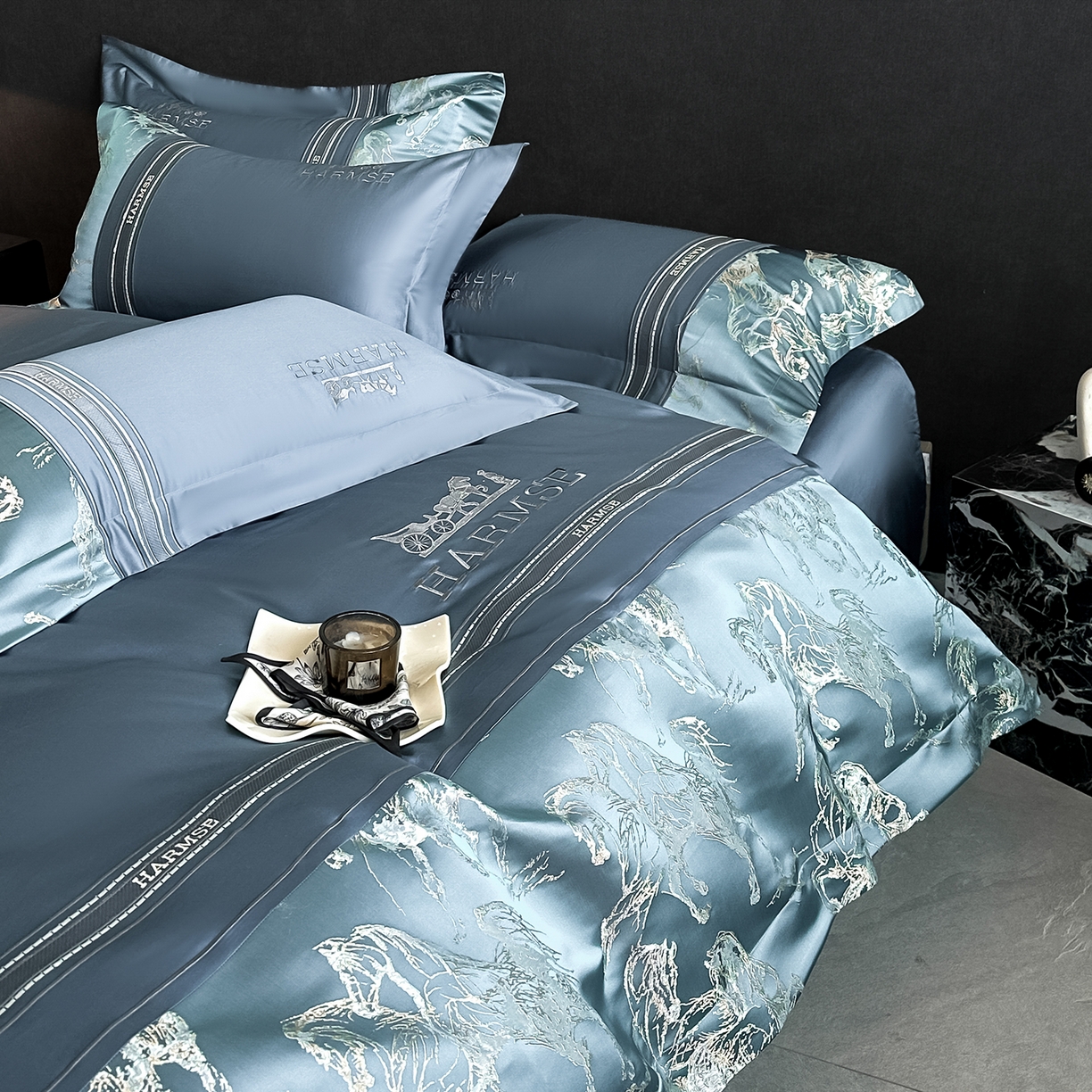 91家纺网 家纺一手货源 找家纺 （总）置顶家纺 2026新款马年爱马亲肤提花刺绣系列四件套