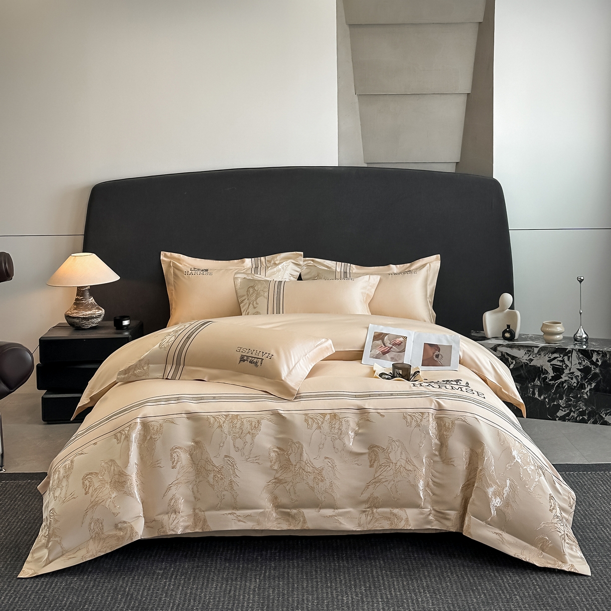 置顶家纺 2026新款马年爱马亲肤提花刺绣系列四件套 爱马-浅香槟