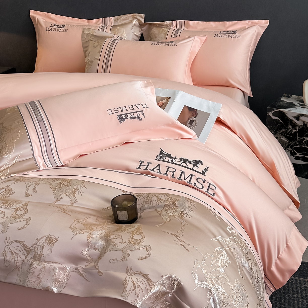 91家纺网 家纺一手货源 找家纺 置顶家纺 2026新款马年爱马亲肤提花刺绣系列四件套 爱马-粉