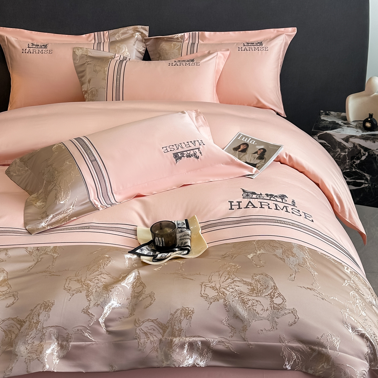 91家纺网 家纺一手货源 找家纺 置顶家纺 2026新款马年爱马亲肤提花刺绣系列四件套 爱马-粉