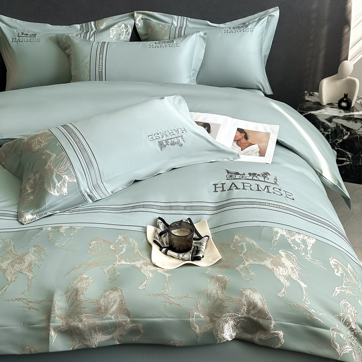 91家纺网 家纺一手货源 找家纺 置顶家纺 2026新款马年爱马亲肤提花刺绣系列四件套 爱马-繁星蓝