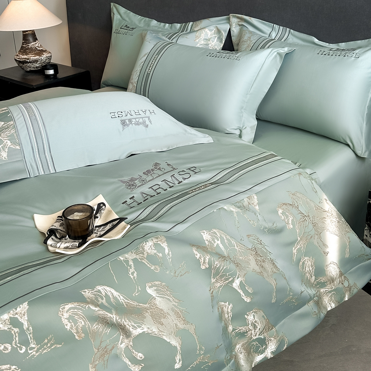 91家纺网 家纺一手货源 找家纺 置顶家纺 2026新款马年爱马亲肤提花刺绣系列四件套 爱马-繁星蓝