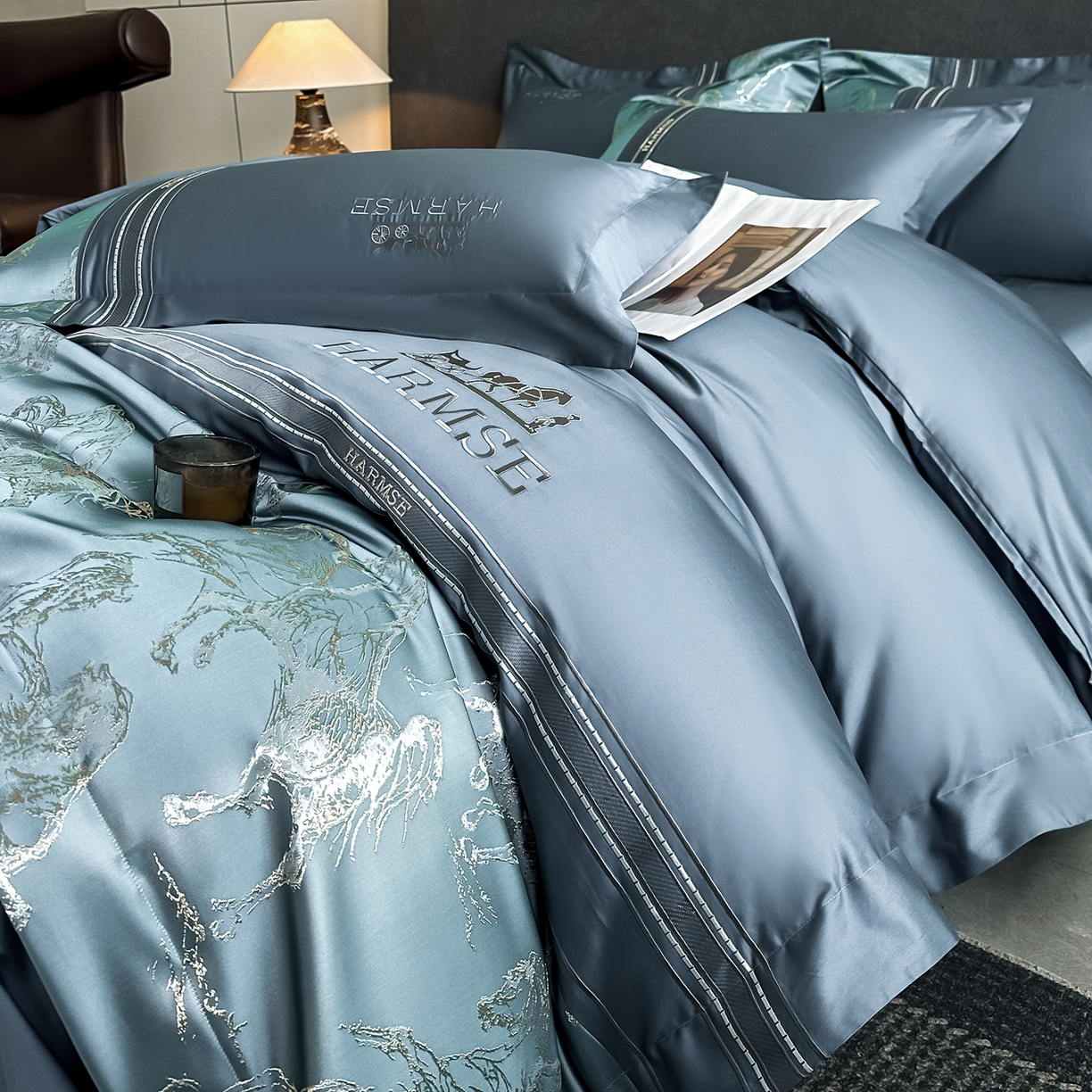 91家纺网 家纺一手货源 找家纺 置顶家纺 2026新款马年爱马亲肤提花刺绣系列四件套 爱马-宾利蓝