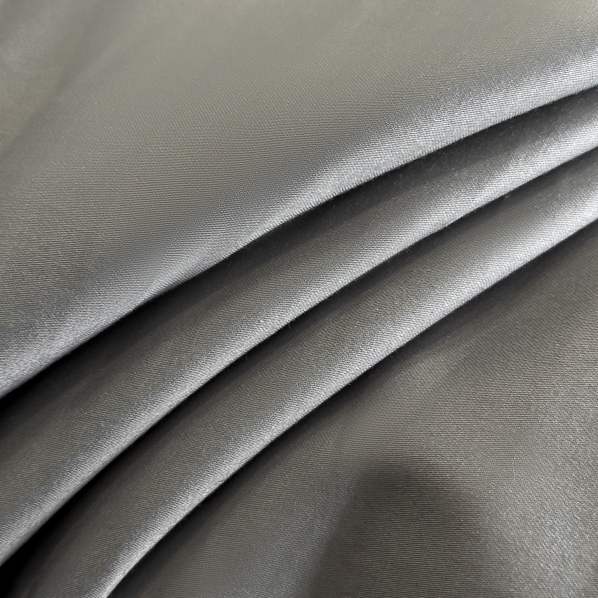 91家纺网 家纺一手货源 找家纺 置顶家纺 2026新款马年爱马亲肤提花刺绣系列四件套 爱马-高级灰