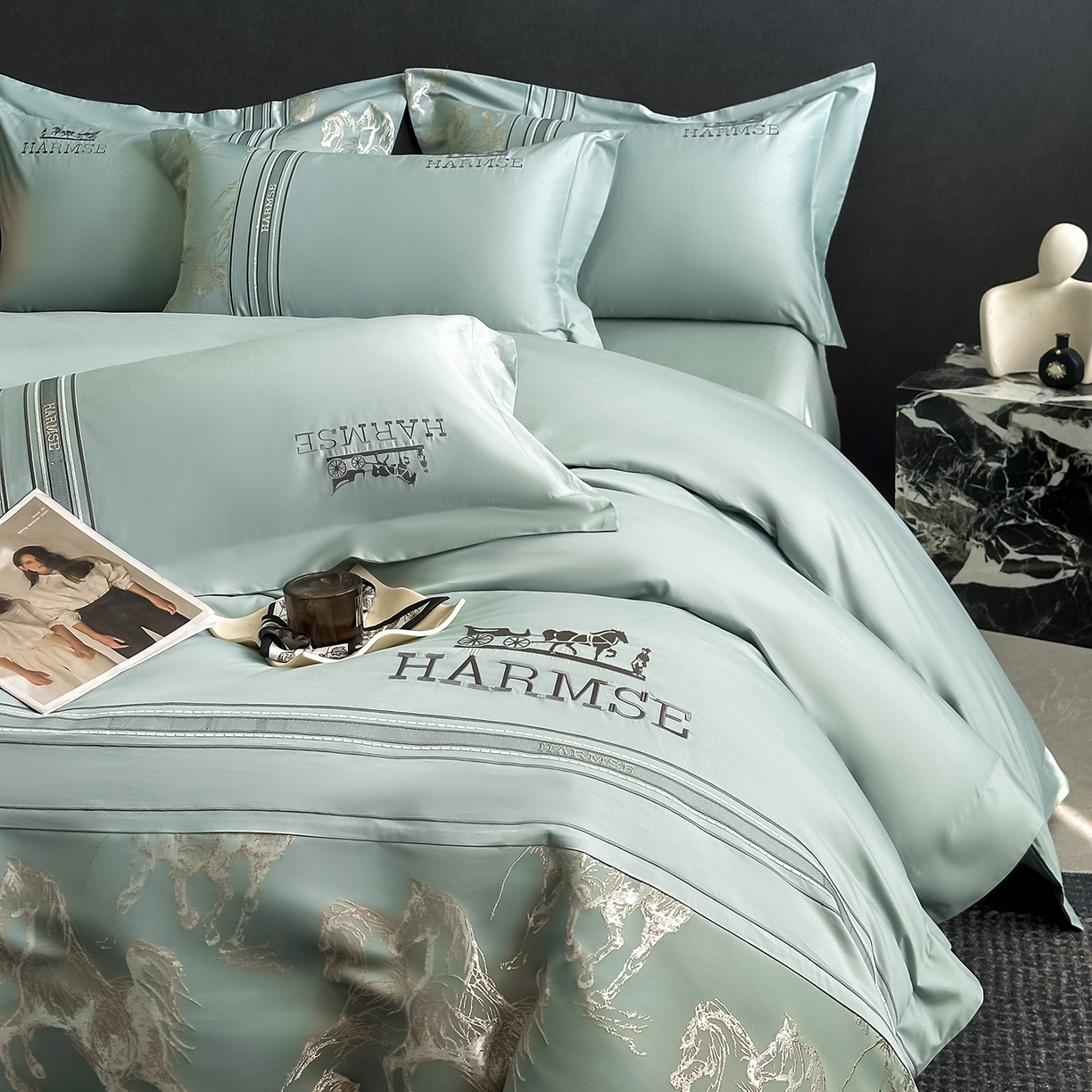 91家纺网 家纺一手货源 找家纺 置顶家纺 2026新款马年爱马亲肤提花刺绣系列四件套 爱马-繁星蓝