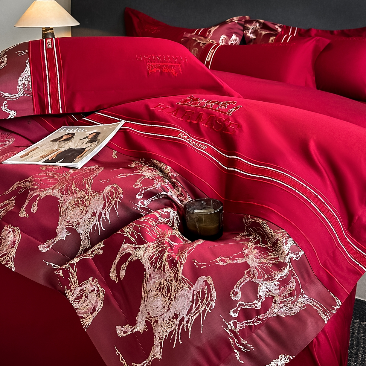 91家纺网 家纺一手货源 找家纺 置顶家纺 2026新款马年爱马亲肤提花刺绣系列四件套 爱马-大红