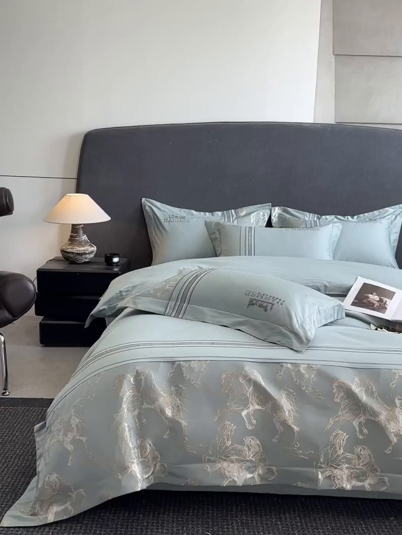 91家纺网 家纺一手货源 找家纺 置顶家纺 2026新款马年爱马亲肤提花刺绣系列四件套 爱马-繁星蓝