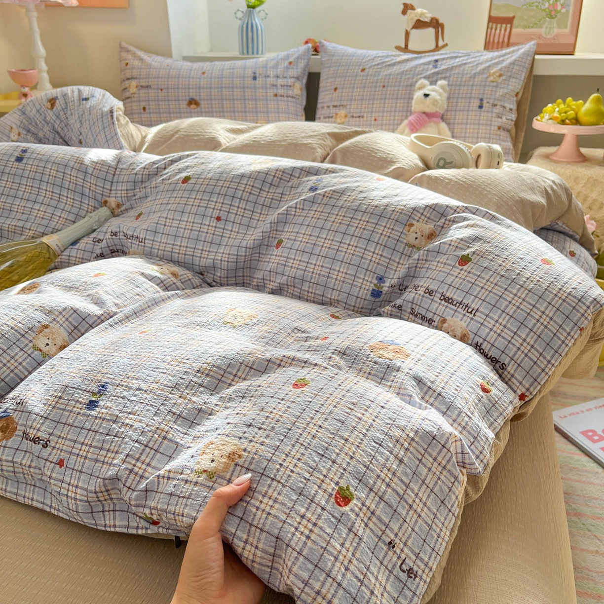 91家纺网 家纺一手货源 找家纺 彩韵家纺 2026新款软糯泡芙纱印花四件套 狗狗乐园