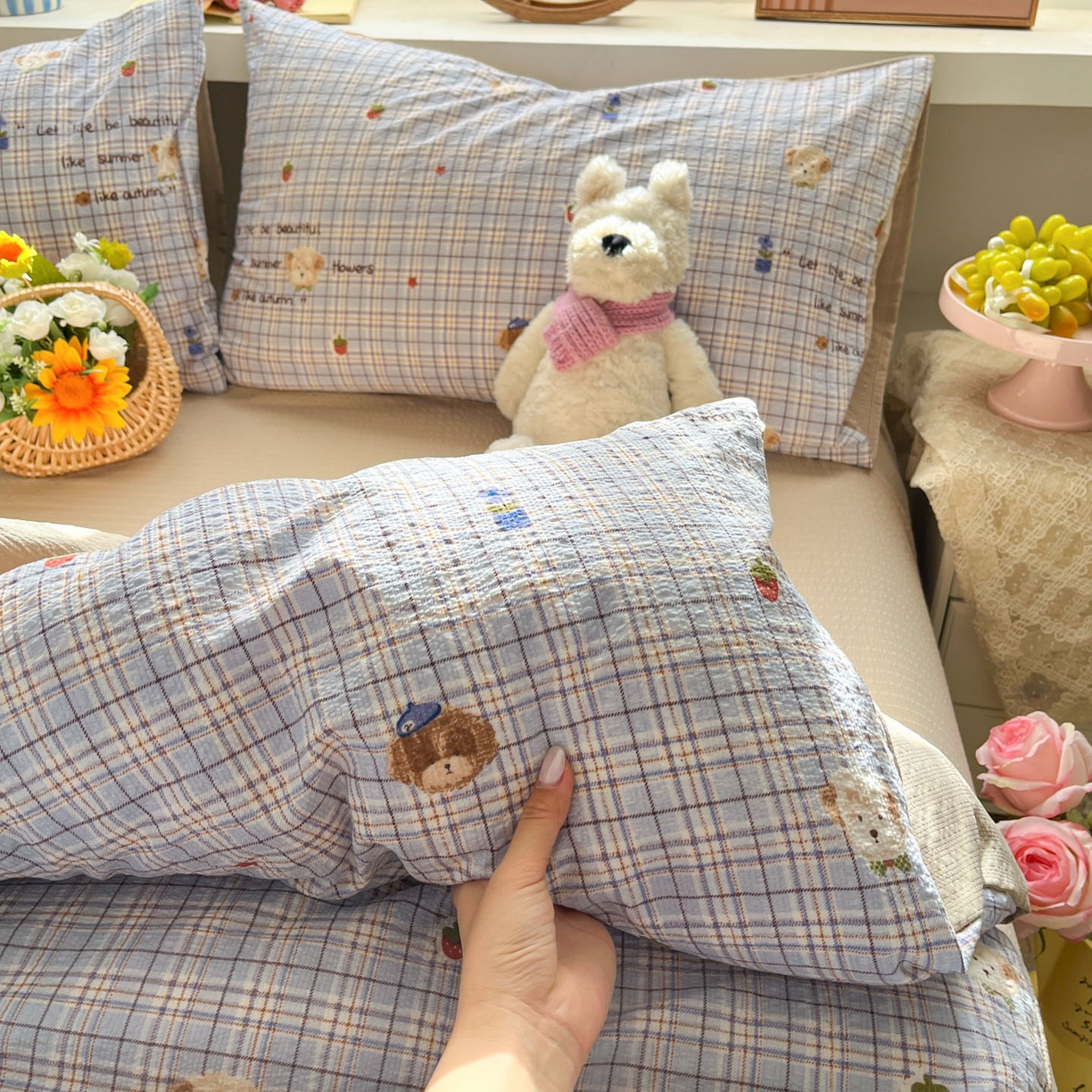 91家纺网 家纺一手货源 找家纺 彩韵家纺 2026新款软糯泡芙纱印花四件套 狗狗乐园