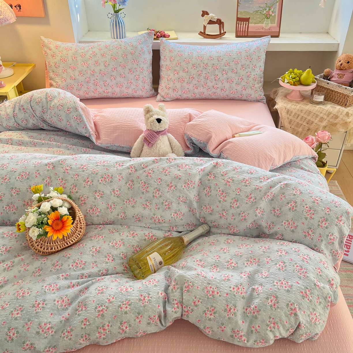 91家纺网 家纺一手货源 找家纺 彩韵家纺 2026新款软糯泡芙纱印花四件套 花园密语