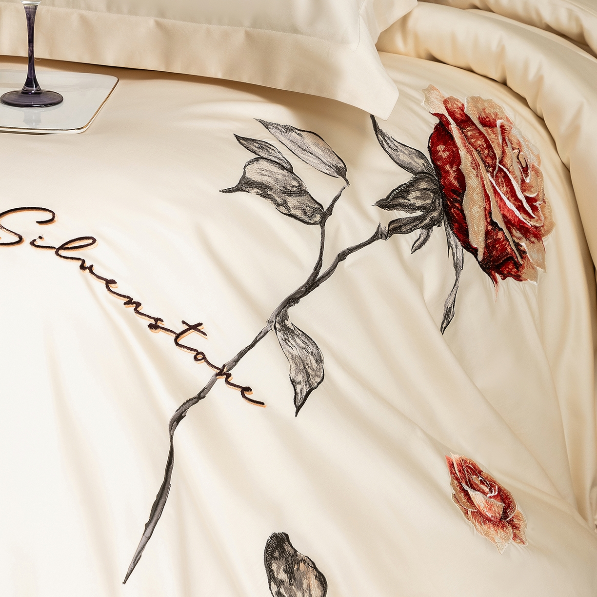 91家纺网 家纺一手货源 找家纺 （总）东方合美（原：皇家传奇） 2026春夏新款长绒棉纯棉刺绣四件套-温情蜜意