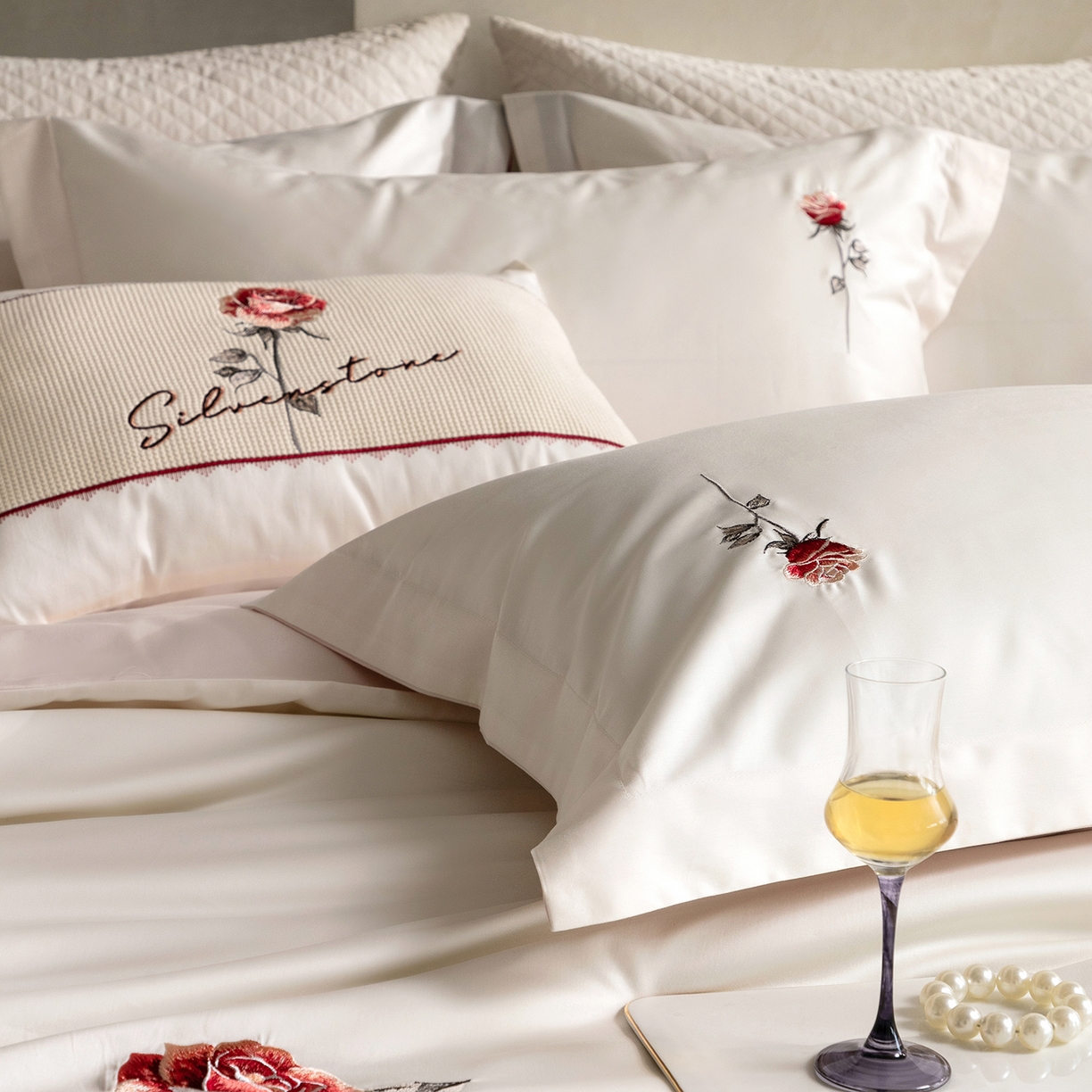 91家纺网 家纺一手货源 找家纺 东方合美（原：皇家传奇） 2026春夏新款长绒棉纯棉刺绣四件套-温情蜜意 温情蜜意-白