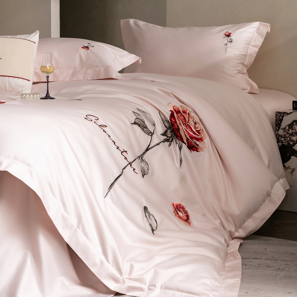 91家纺网 家纺一手货源 找家纺 东方合美（原：皇家传奇） 2026春夏新款长绒棉纯棉刺绣四件套-温情蜜意 温情蜜意-粉