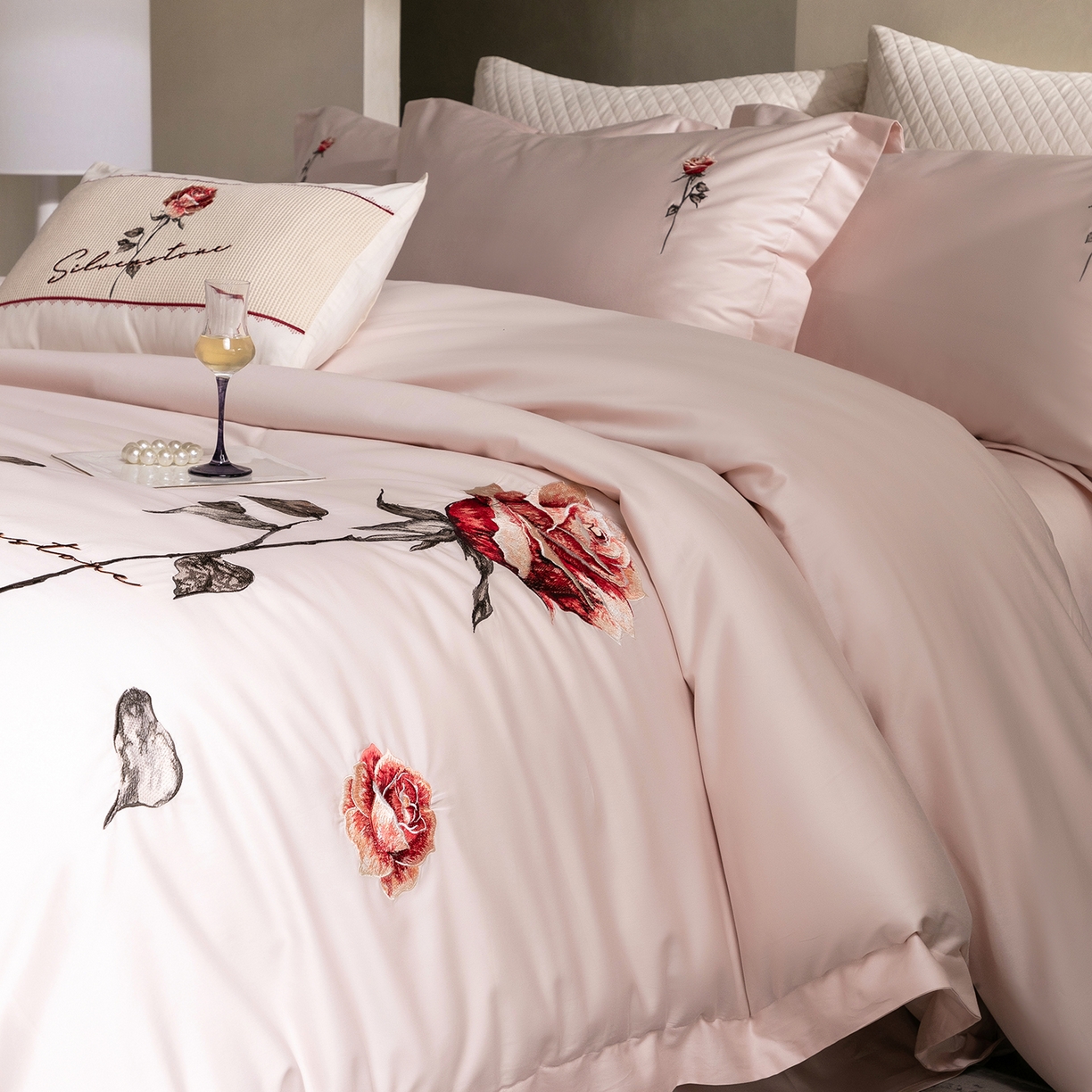 91家纺网 家纺一手货源 找家纺 东方合美（原：皇家传奇） 2026春夏新款长绒棉纯棉刺绣四件套-温情蜜意 温情蜜意-粉