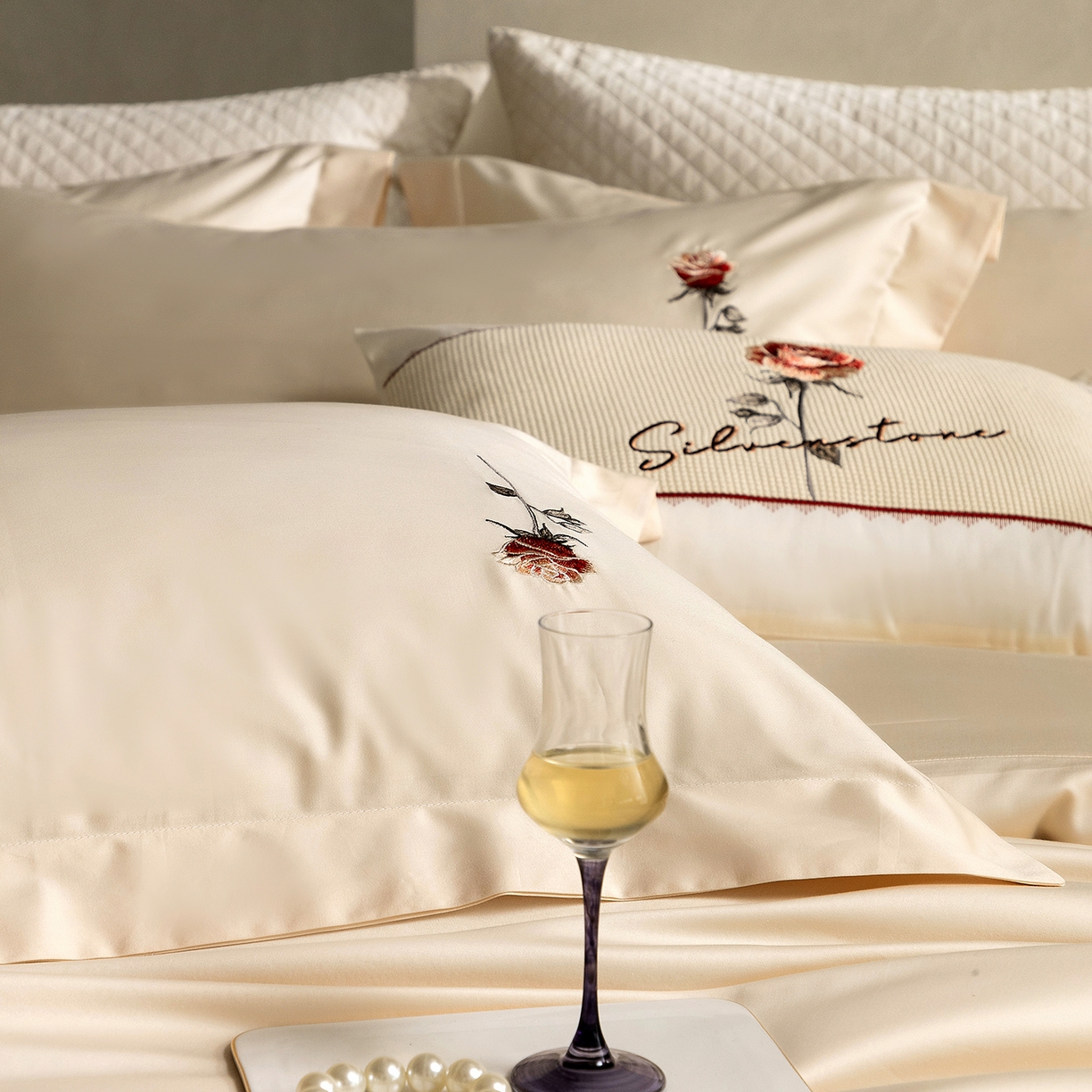 91家纺网 家纺一手货源 找家纺 东方合美（原：皇家传奇） 2026春夏新款长绒棉纯棉刺绣四件套-温情蜜意 温情蜜意-香槟